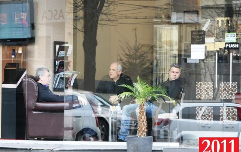 Dinu Vamă conduce Rapidul din cafenea!