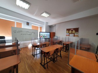 Așa arată o clasă din Școala “Elena Văcărescu” din București, cu două săptămâni înaintea începerii cursurilor. Foto: Hotnews
