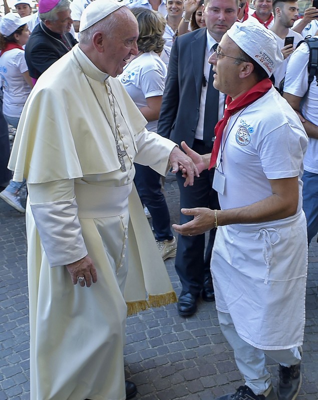 Papa Francisc, „petrecere” cu pizza în cinstea sanctificării Maicii Tereza / FOTO