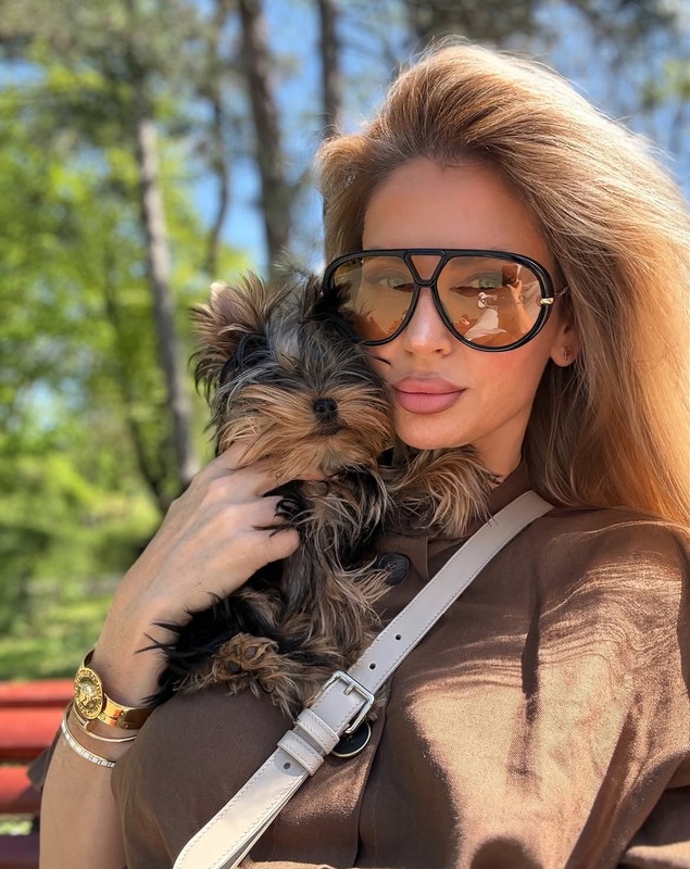 Cât costă manualele la o școală privată din București. Andreea Bănică a spus cât scoate din buzunar pentru copii: „Trebuie să-mi permit”