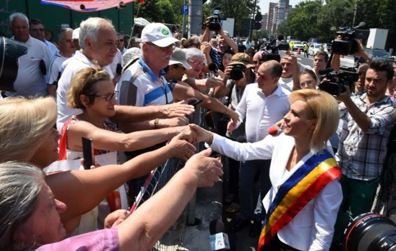 UPDATE: Pensionarii din București vor pleca în excursie în Grecia pe banii Primăriei. Peste 1,5 milioane de lei, cheltuiți pentru vacanțe