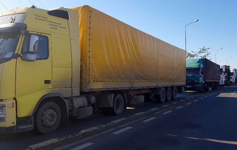 Veste proastă pentru șoferii români: Ungaria intezice circulația camioanelor timp de o zi