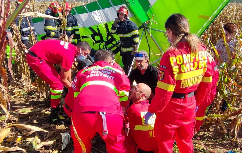 Un motodeltaplan s-a prăbuşit în judeţul Sibiu. Două persoane, găsite de echipajele SMURD
