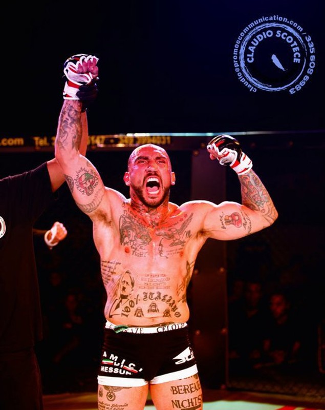 Alex Celotto, cel mai tatuat luptător din MMA-ul italian, exemplu pentru Iurie Lapicus