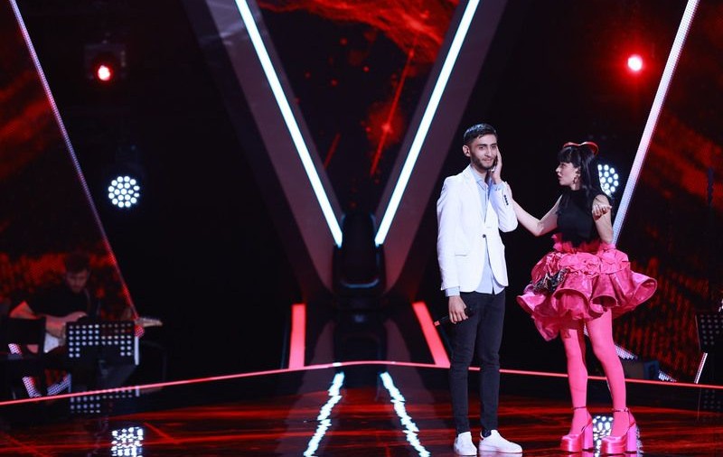 Cine este Iulian Nunuca de la „Vocea României” sezonul 10. Tânărul a zguduit scena din spatele cortinei