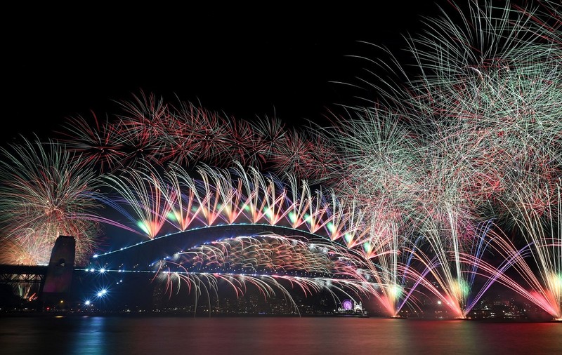 VIDEO | Cele mai spectaculoase focuri de artificii din noaptea de Anul Nou, de la Sydney la New York