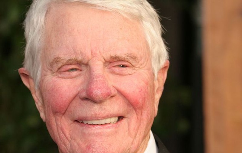 A murit actorul Peter Graves