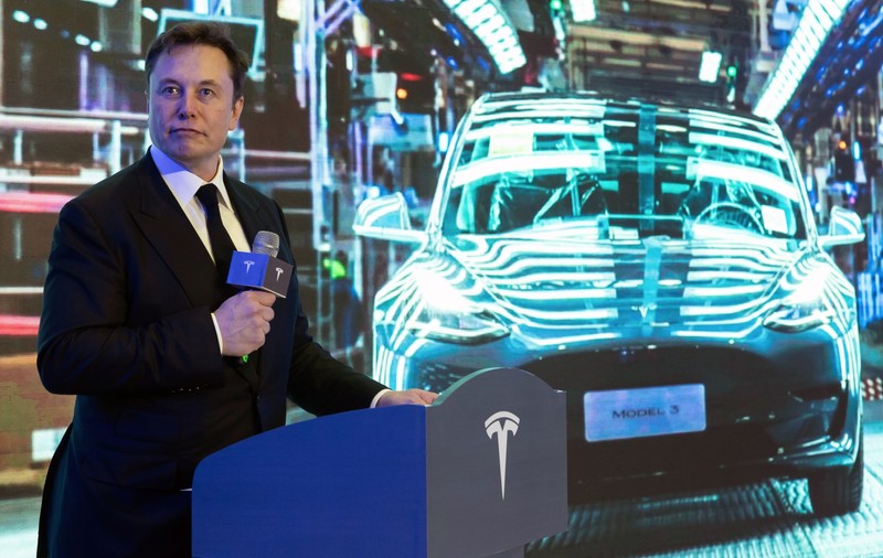Elon Musk protestează față de închiderea economiei: ”Eliberați America acum!”