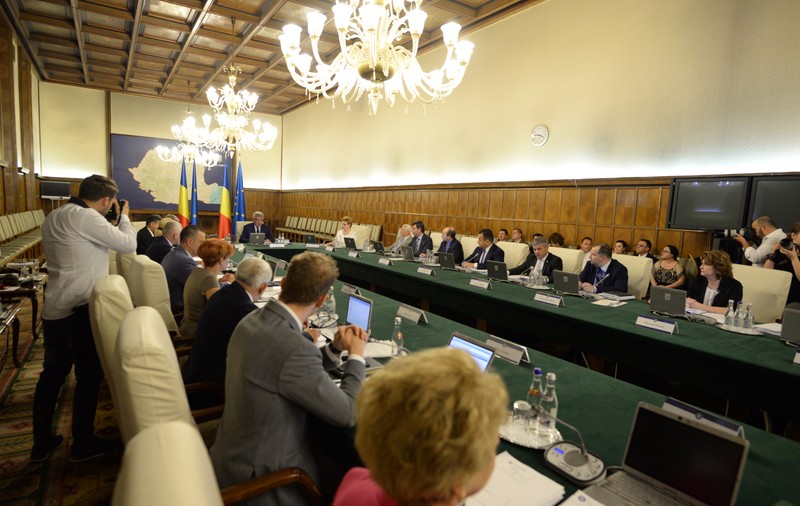 VIDEO/ Prima ședință de Guvern a Cabinetului Tudose; Fondul Suveran de Dezvoltare de Investiții, pe ordinea de zi