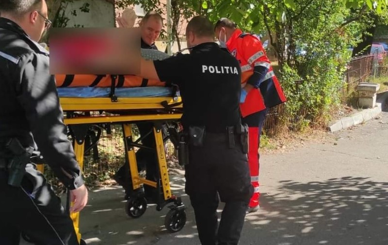 O femeie din Târgu Jiu a murit după ce căzut de la etaj, în timp ce întindea rufe pe balcon