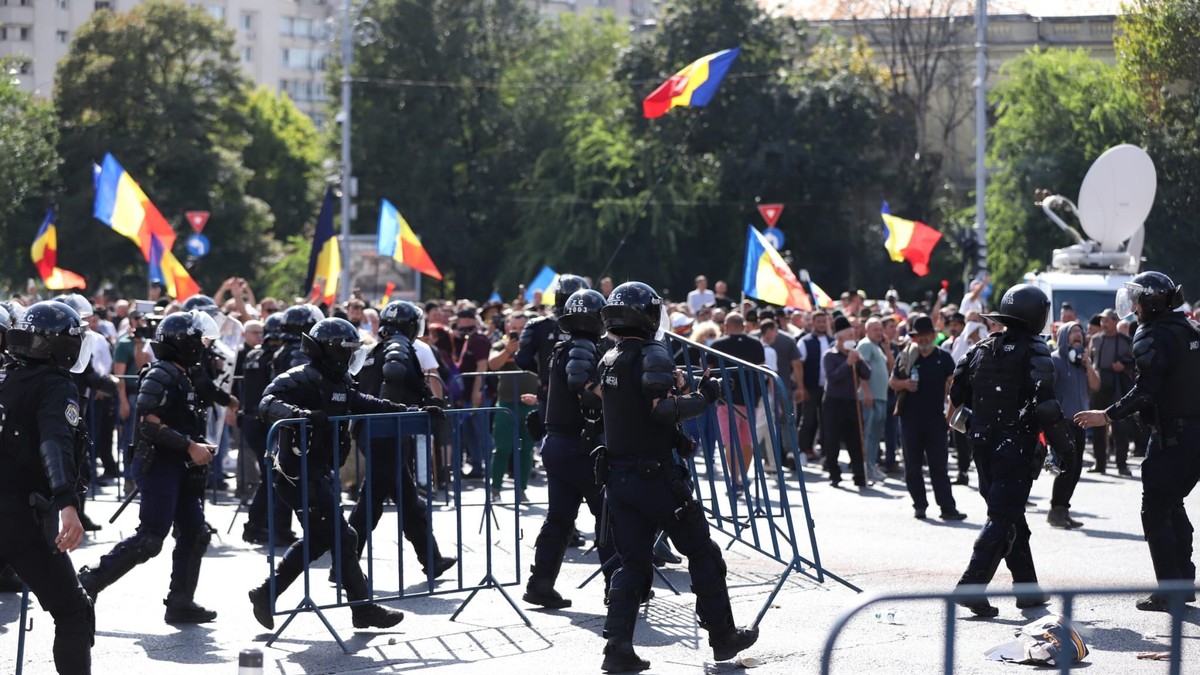 Violențele de la protestul fermierilor din Piața Victoriei au crescut în intensitate
