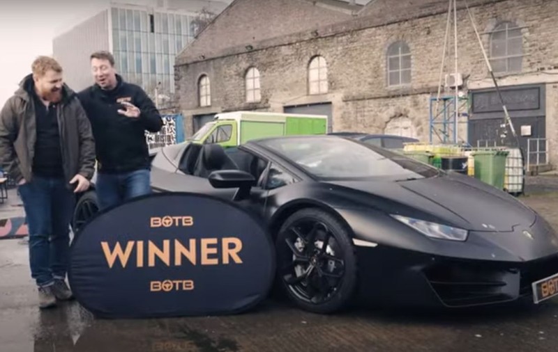 Un român a câștigat la loterie un Lamborghini Huracan de 164.000 de lire, dar a renunțat la mașină, în Marea Britanie | VIDEO
