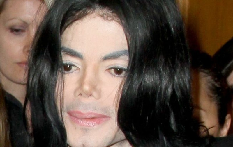 Michael Jackson a fost operat