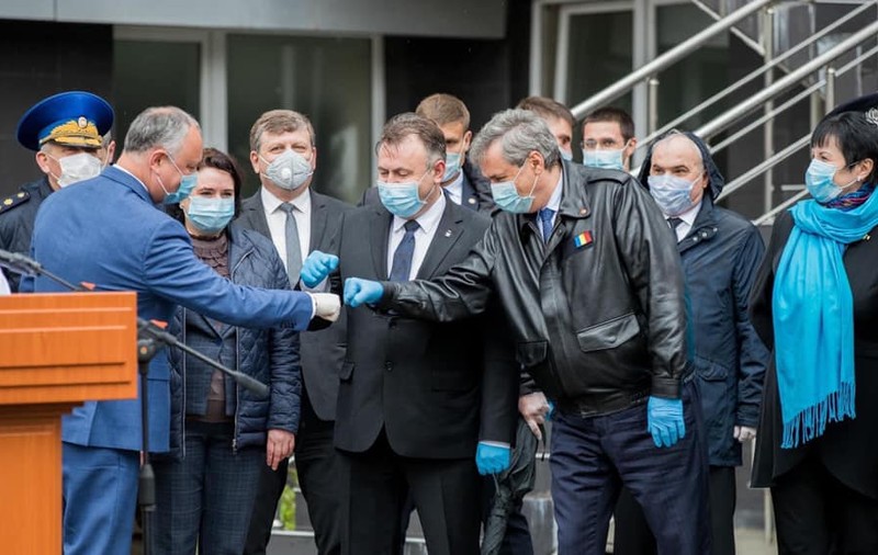 Convoiul umanitar trimis de România, primit la Chișinău sub un pod. Opoziția: ”Ar fi trebuit să se mulțumească în Piața Marii Adunări Naționale”