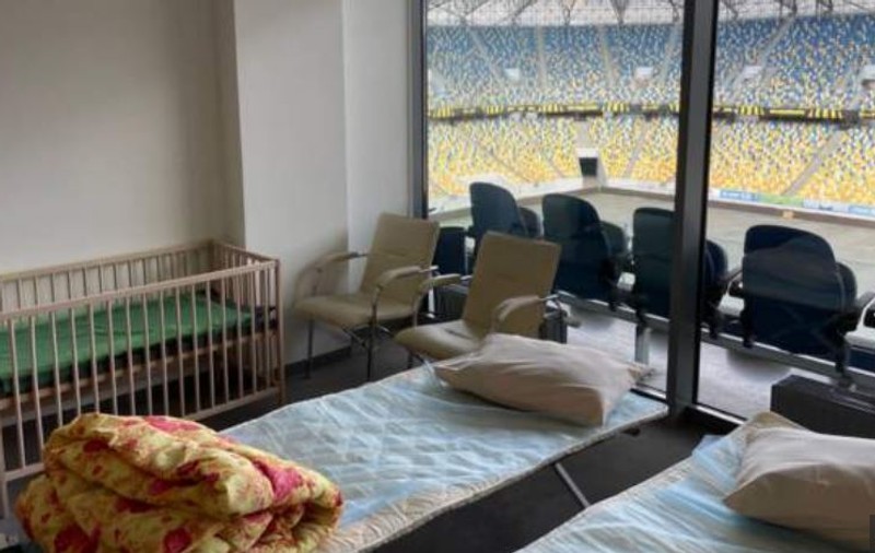 „Ca o cameră de hotel!”. Un club de fotbal ucrainean a transformat lojile VIP în spații de cazare pentru refugiați