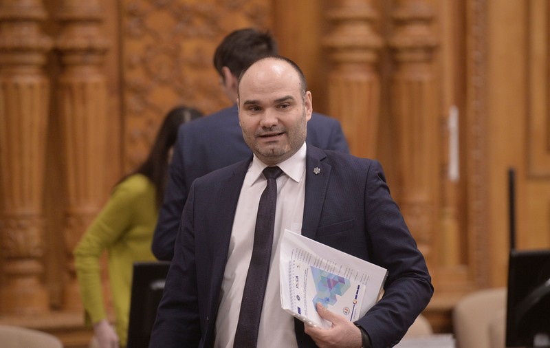 G4Media: Șeful AEP a fost pus sub acuzare pentru abuz în serviciu, după ce ar fi dat afară abuziv doi directori din instituție