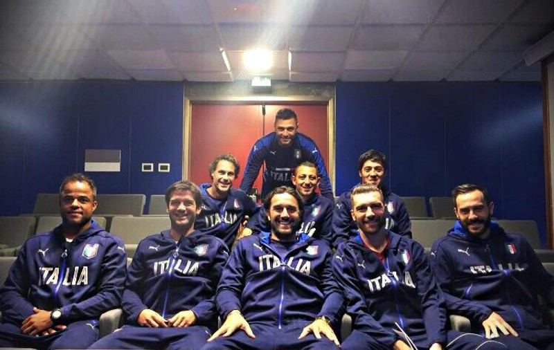 Cristi Chivu face cursurile școlii de antrenori de la Coverciano în echipamentul Italiei