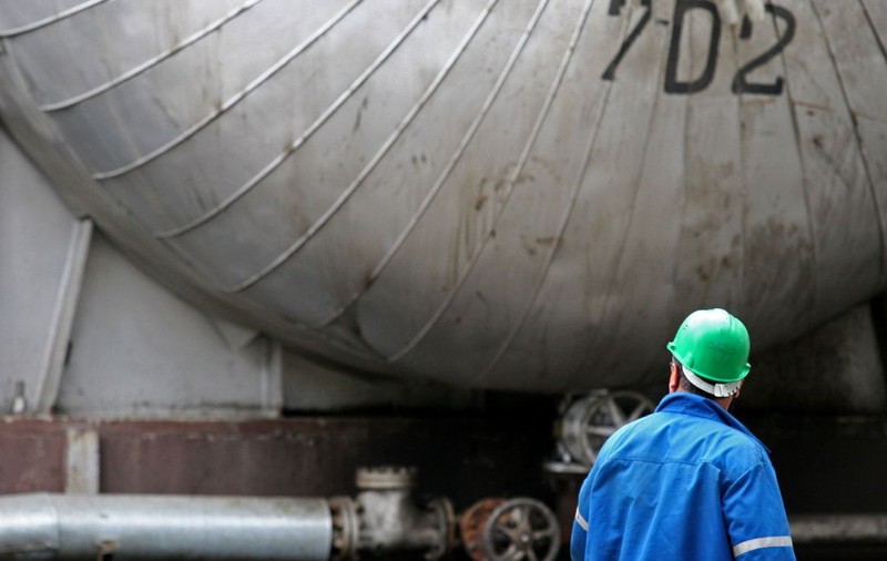 Petrochimia Arpechim Bradu s-a vândut pe bucăți. Cine a cumpărat-o și pe câți bani