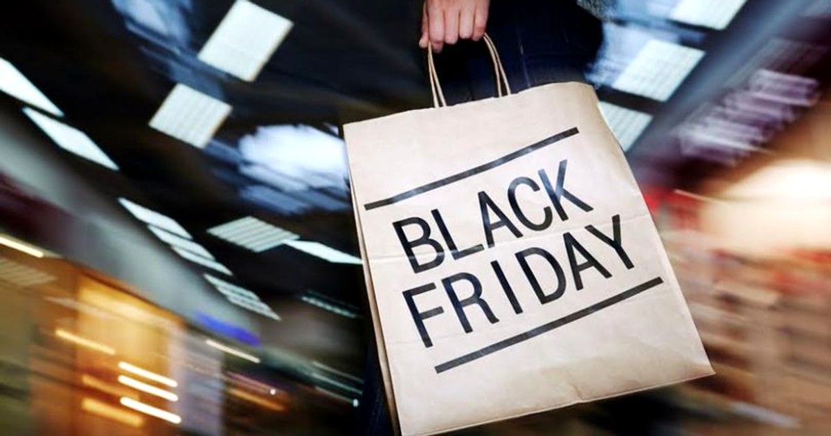 Aparate foto la reducere de Black Friday 2018