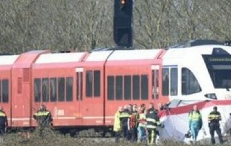 Accident feroviar în Olanda, soldat cu cel puțin doi morți