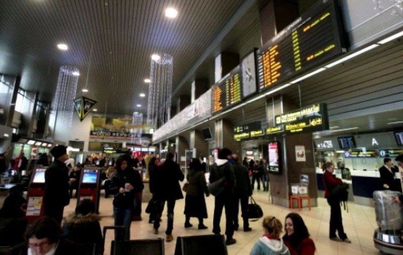 Cetăţean chinez, prins la Aeroportul Otopeni cu 11 tablouri în bagaje. Printre opere, și lucrări de Grigorescu