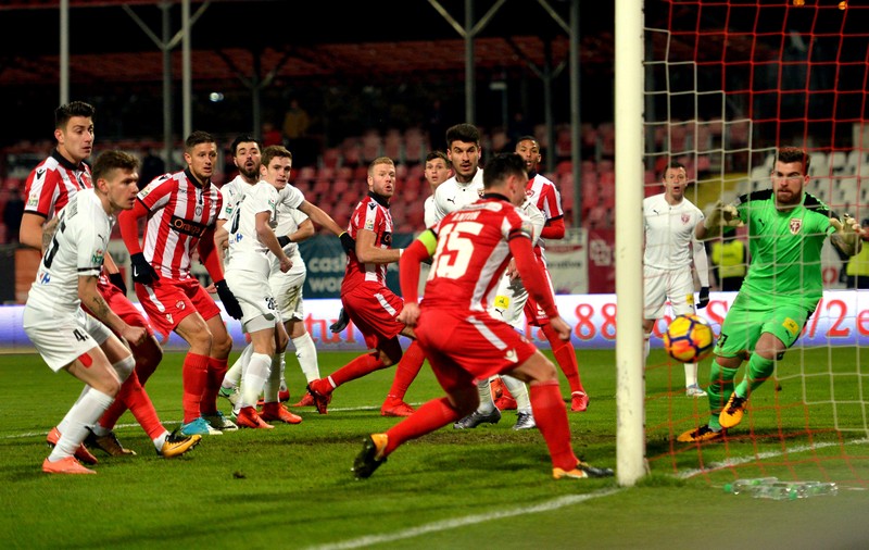 LIVE TEXT Liga 1, etapa 5, play-out. FC Voluntari - Dinamo 2-4. Bratu îl mitraliază pe Niculescu. Mutu a ieșit la ”încălzire”