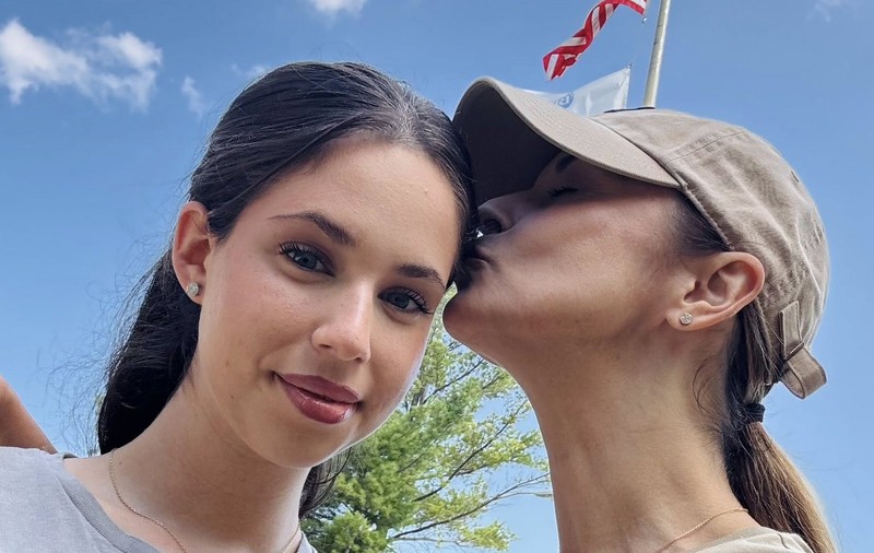 Cum au apărut Andreea Marin și Violeta la Universitatea Cornell din America, acolo unde tânăra va studia. „Dorul m-a cuprins la întoarcerea acasă”