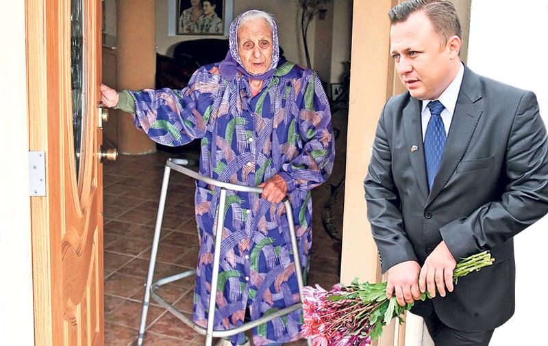 Dragoș Dolănescu îi transmite bunicii sale un mesaj emoționant, prin intermediul ziarului Libertatea, la împlinirea vârstei de 101 ani: «Mamaie, te iert, chiar dacă m-ai făcut criminal!»