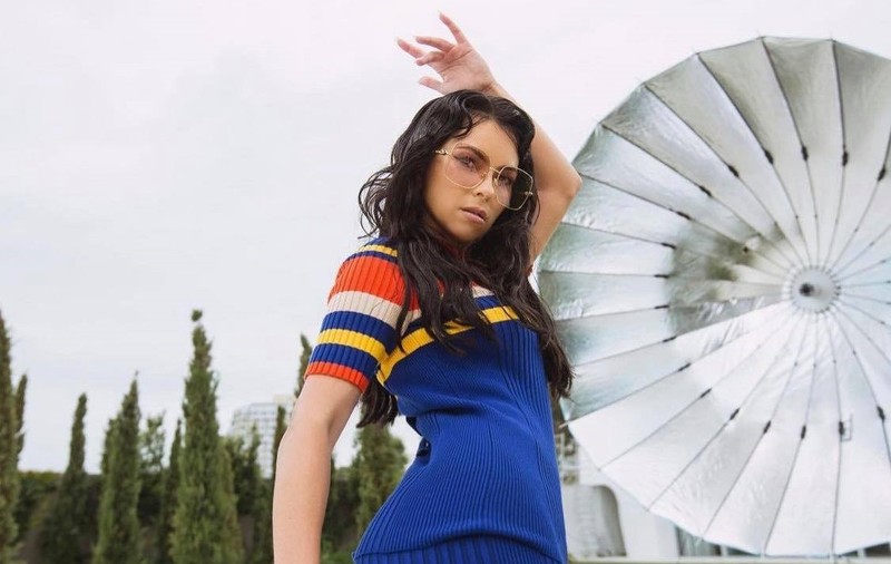 E pe val! INNA a lansat trei piese în trei săptămâni. Colaborează acum cu un artist din Spania