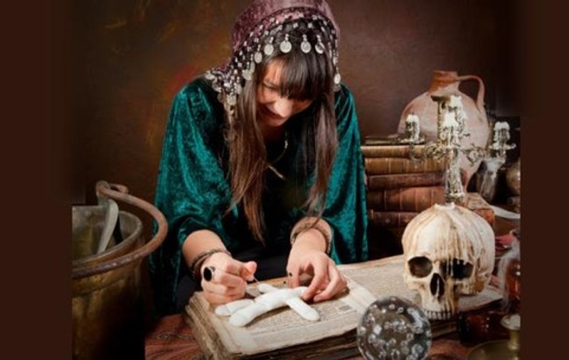 Paranormal: Top 4 vrăjitoare celebre arse pe rug. Crezi în fantome?