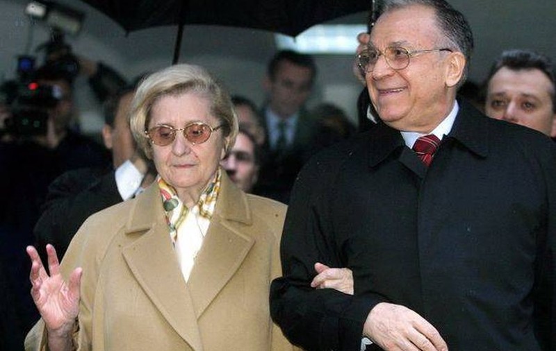 Ion Iliescu are un oaspete special de ziua lui. Cine îl vizitează