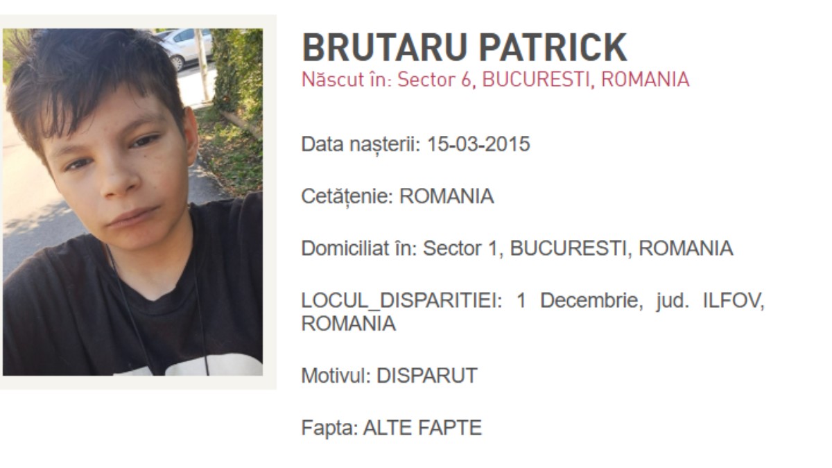 O fotografie cu un băiețel brunet în care se anunță faptul că acesta a dispărut
