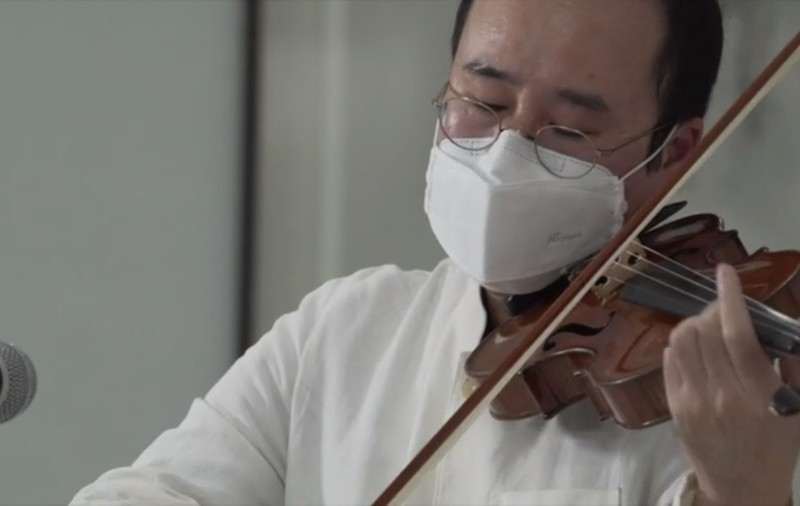 Concert de muzică clasică într-un spital cu pacienţi infectaţi cu coronavirus. Gestul emoţionant făcut de un sud-coreean