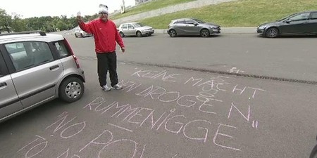 Sorin Răducanu a scris ce crede cu creta pe asfalt