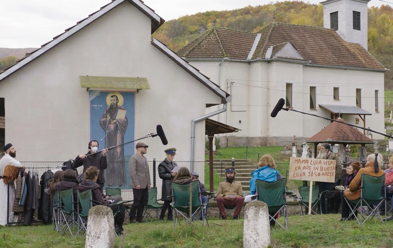 Documentarul „Arsenie. Viața de apoi” e filmul cuiva care ar vrea să creadă
