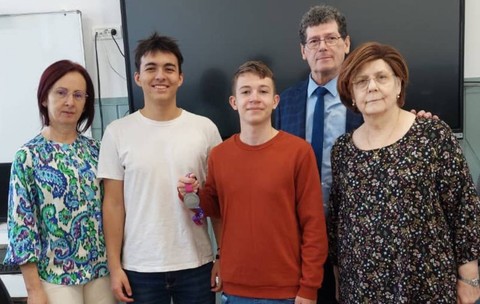 Doi elevi din Oradea au creat un AI pentru cercetarea medicamentelor și au câștigat argint în SUA