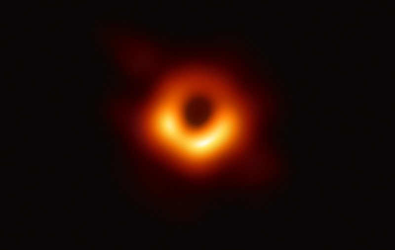 Astronomii au descoperit gaura neagră cu cea mai rapidă expansiune din ultimii nouă miliarde de ani