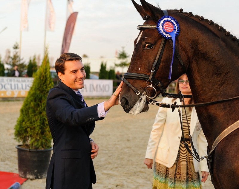 GALERIE FOTO / Performanţa sportivă şi frumuseţea echitaţiei,  în primul week-end de la Salonul Calului