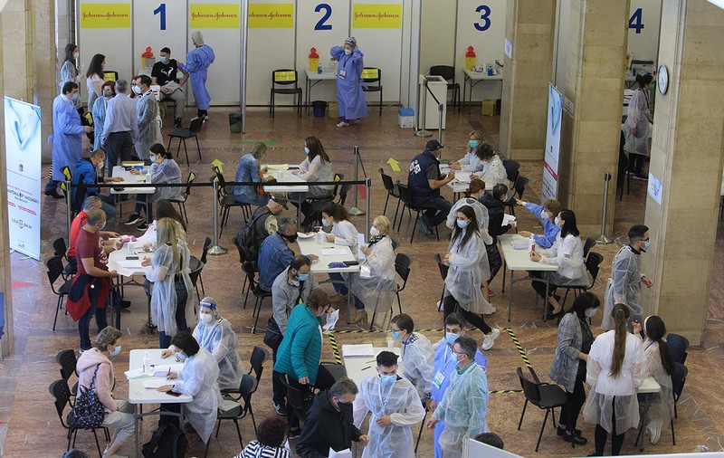 Peste 20.200 de persoane, vaccinate la maratonul de la București. Cele mai multe imunizări, la Sala Palatului