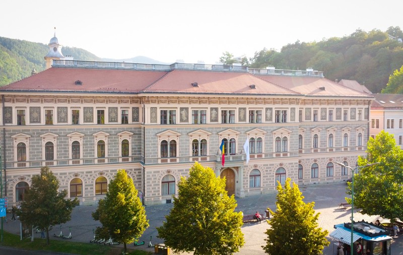 Universitatea Transilvania din Brașov, singura din România plasată în prima jumătate a unui clasament „Times Higher Education 2026” după domenii de studiu