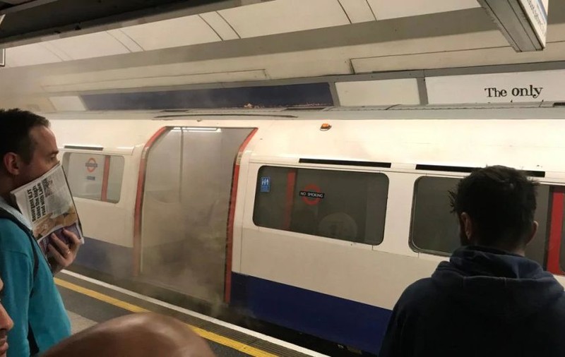 VIDEO | Panica la metrou în Londra. Pasagerii evacuați la oră de vârf, două persoane au ajuns la spital