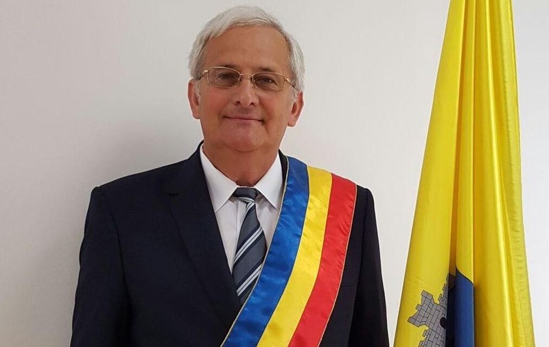 Primarul din Brebu nu pleacă în Las Vegas din cauza oamenilor cu „gândire comunistă”