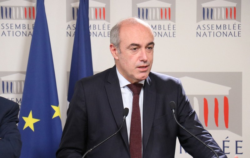Clasa politică franceză, cutremurată de sinuciderea unui influent deputat de dreapta. Olivier Malreix a fost găsit spânzurat