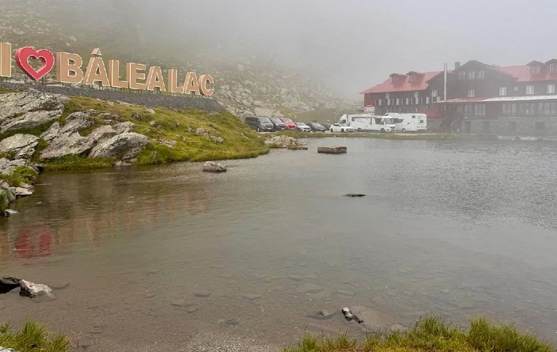 Semnul montat la Bâlea Lac fără autorizații va fi desființat: Ce amenzi au fost date
