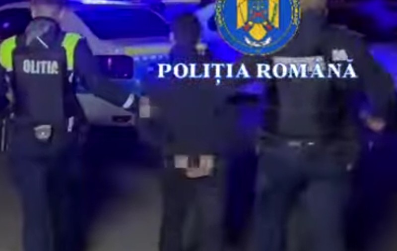 Un bărbat din Craiova și-a acoperit față și a jefuit un magazin. De frică, vânzătoarea i-a dat toți banii