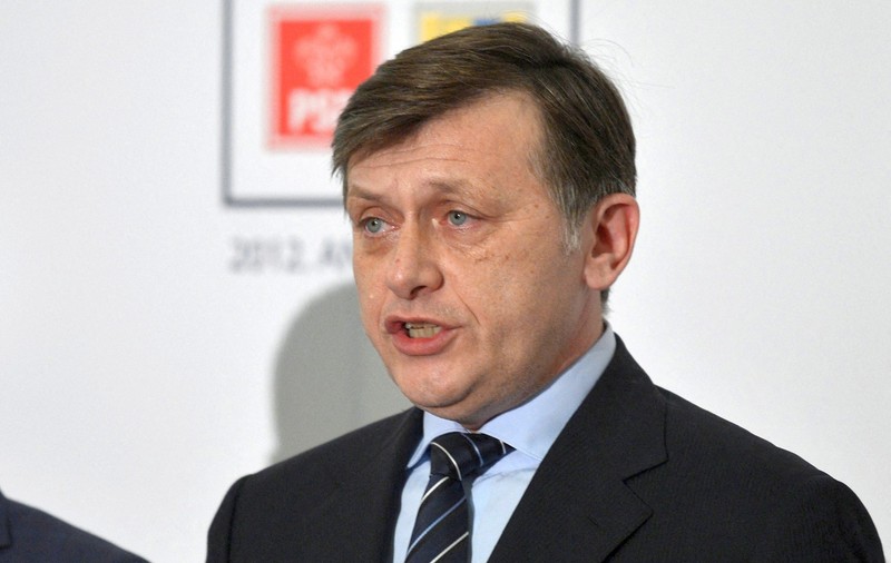 Crin Antonescu, prezent la ședința Coaliției. Hotărârea privind data alegerilor prezidențiale va fi adoptată joi, 16 ianuarie / Dîncu îl consideră o variantă de rezervă