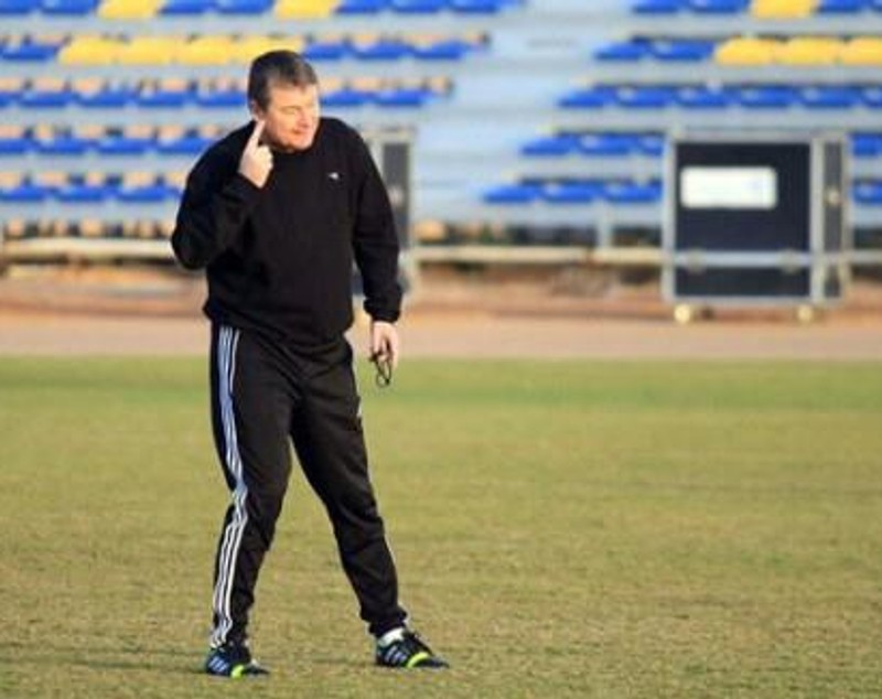Antrenor român, răstignit de arabi, după ce a scuipat un arbitru / VIDEO