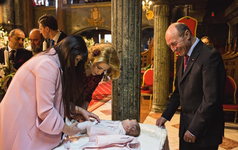 Preşedintele Traian Băsescu, SACRIFICIU DE DRAGUL NEPOATEI. Uite LA CE RENUNŢĂ ACESTA