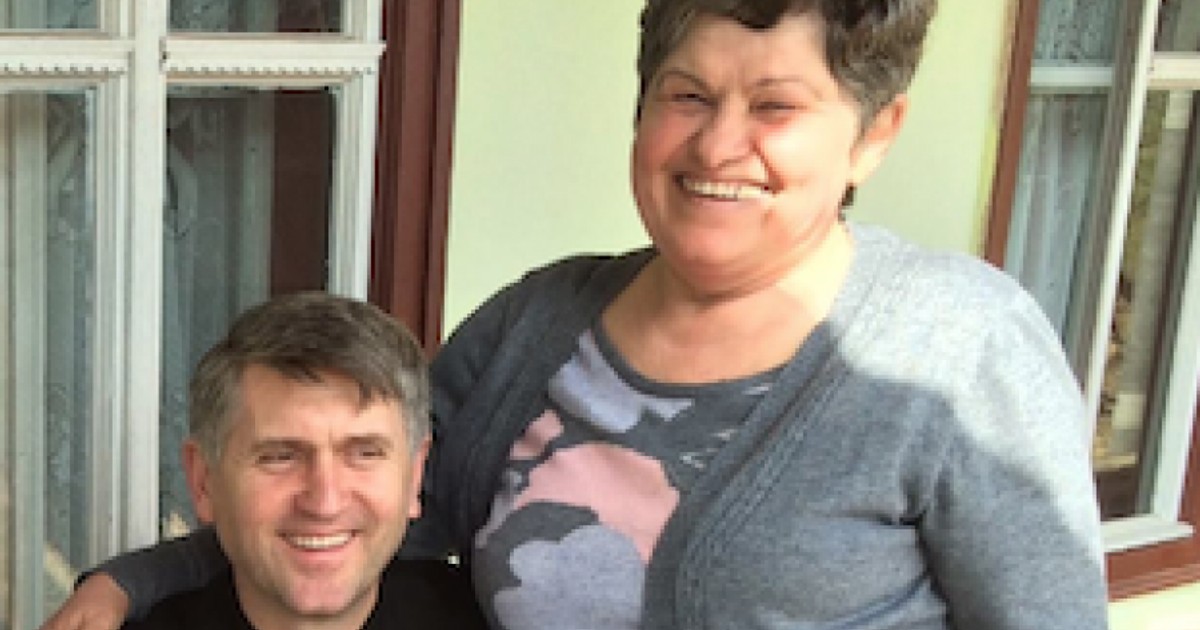 Cine are grijă de averea preotului Cristian Pomohaci, implicat într-un scandal sexual. Mariana Mirea negocia onorariile la spectacolele de muzică populară
