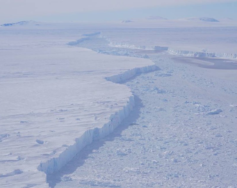 Aisberg mai mare decât județul Constanța, descoperit de NASA